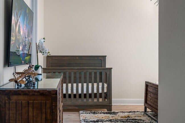 Building Photo - 421 Burma St