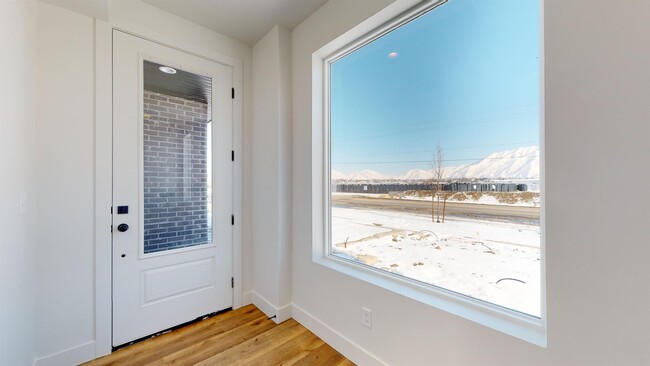 Building Photo - 539 W 1810 N