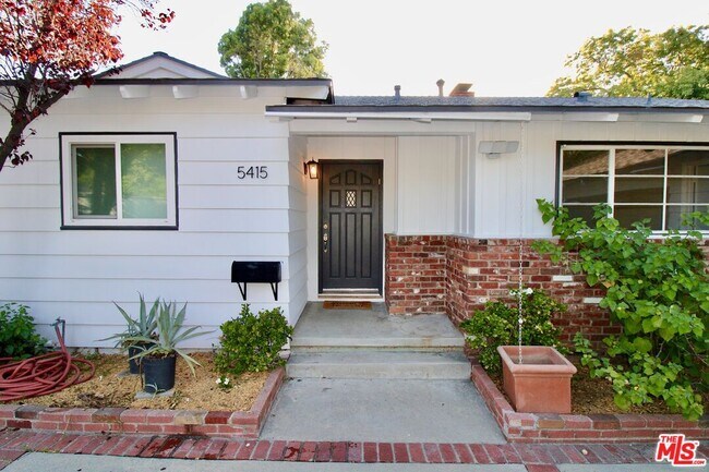Building Photo - 5415 Coldwater Canyon Ave