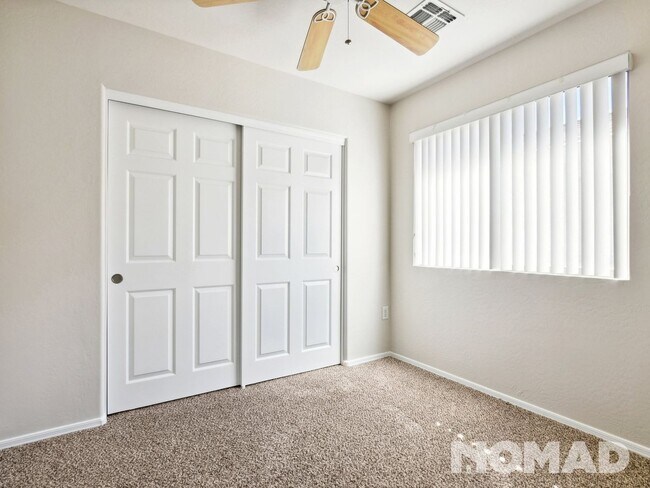 Building Photo - 4 Bedroom Single Family Home in Litchfield Park