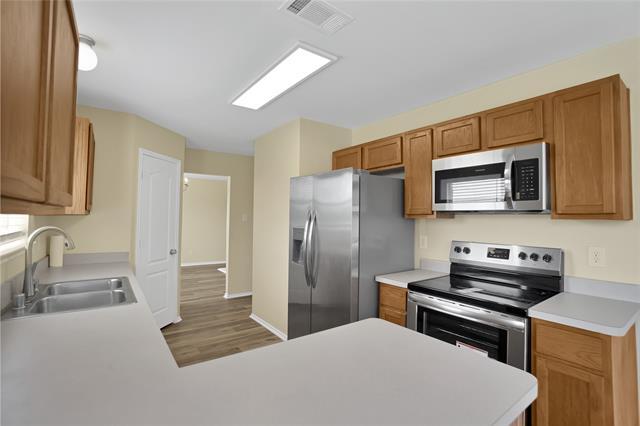 Building Photo - 2009 Songbird Dr