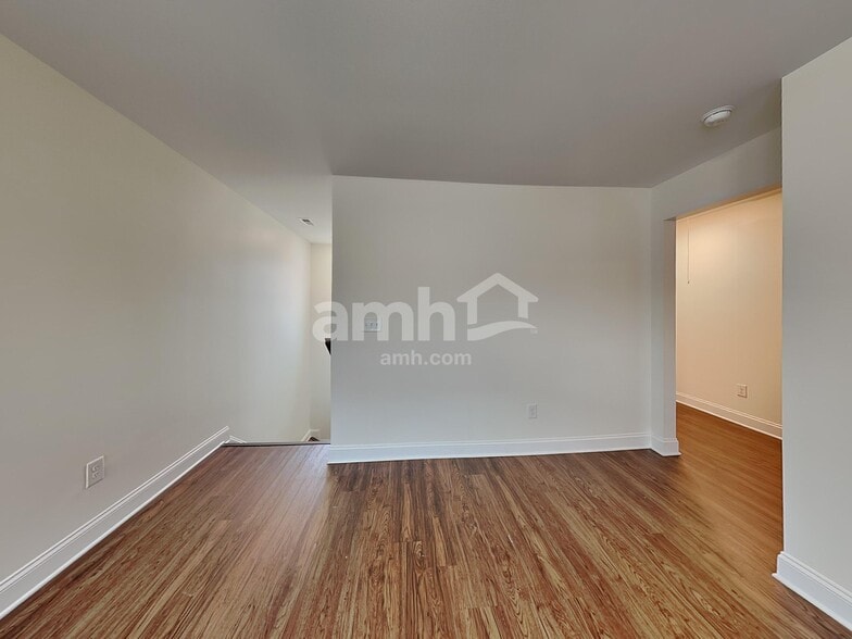 Building Photo - 427 Catawba St