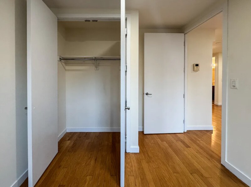 Building Photo - 924 Metropolitan Ave