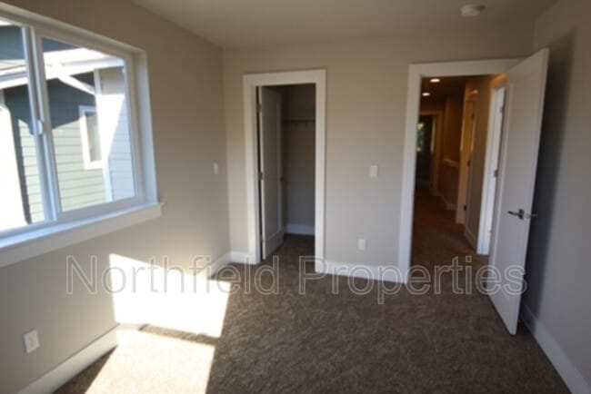 Building Photo - 4857 100th St NE