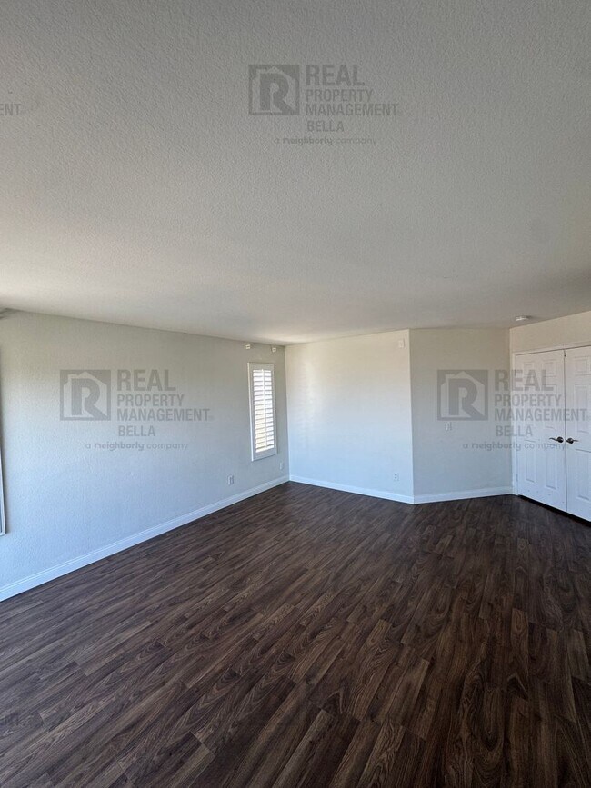 Building Photo - 23 Bella Donaci