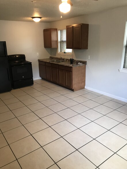 Kitchen - 2678 Ernest Street