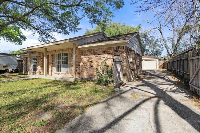 Primary Photo - 959 Wavecrest Ln