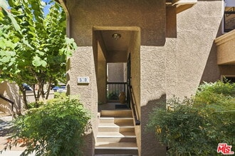 Building Photo - 2352 Archwood Ln