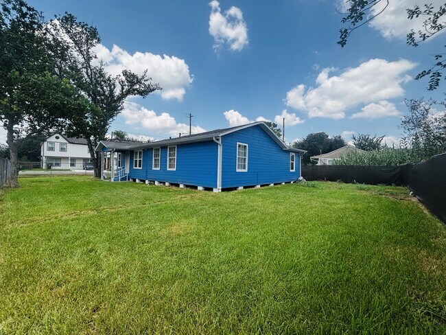 Building Photo - 8201 Kenton St