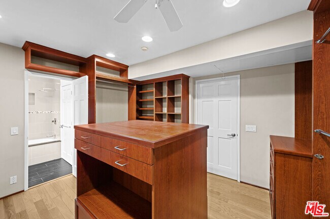 Building Photo - 17088 Palisades Cir