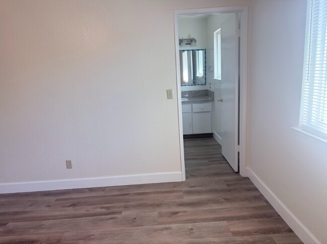 Building Photo - 27226 San Jose Ave