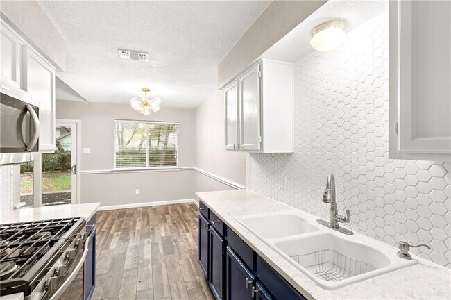 Building Photo - 9708 Moorberry St