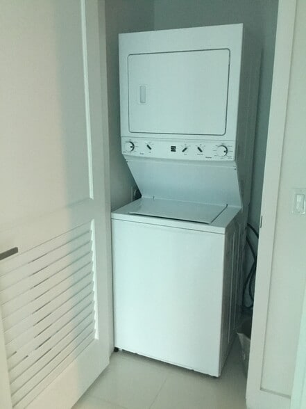 Laundry - 1080 Brickell Ave