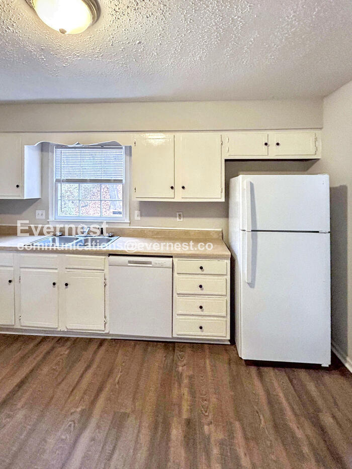 Building Photo - 561 Brightsfield Ct