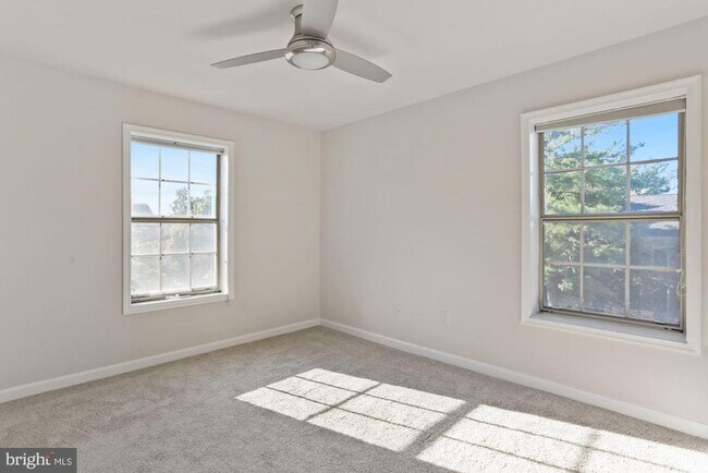 Building Photo - 1454 McLean Mews Ct