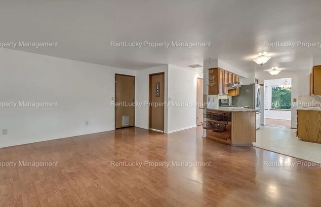 Building Photo - Beautifully Maintained 3-Bedroom Home in Prime Federal Way Location