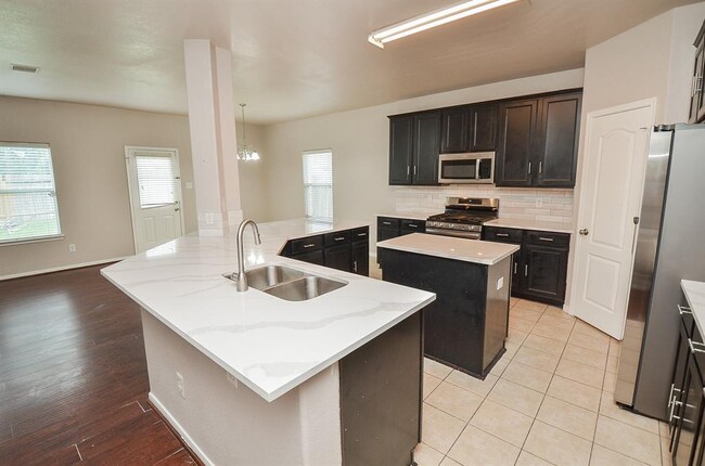 Building Photo - 2707 Roaring Oaks Ln