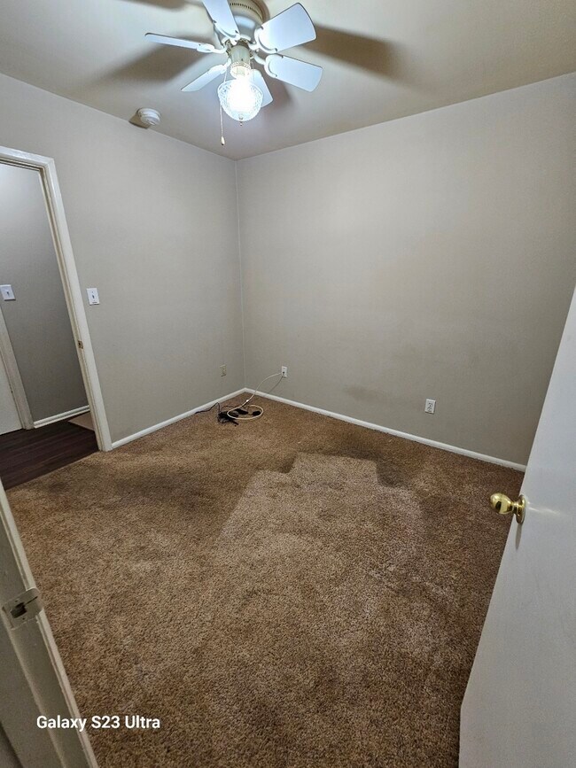 Building Photo - 3415 Emerald Dr