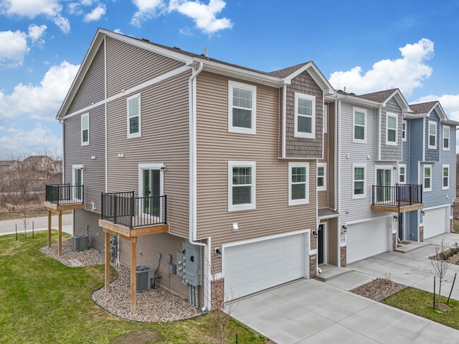 Building Photo - 2633 NW Lois Lane