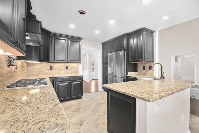 Building Photo - 6000 Blackstone Blvd