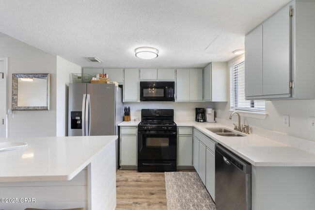 Building Photo - 127 Linda Marie Ln