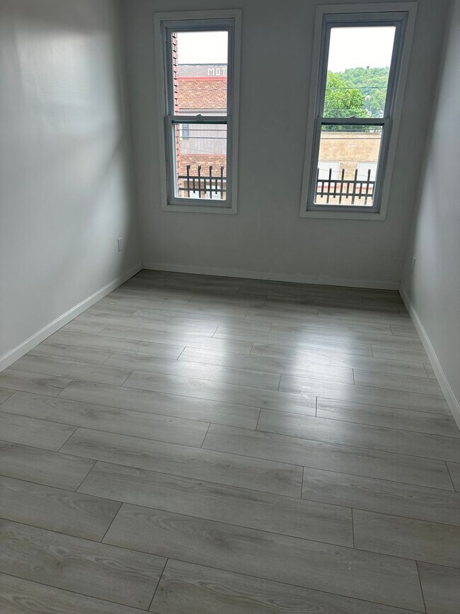 Building Photo - 1133 Merchant St