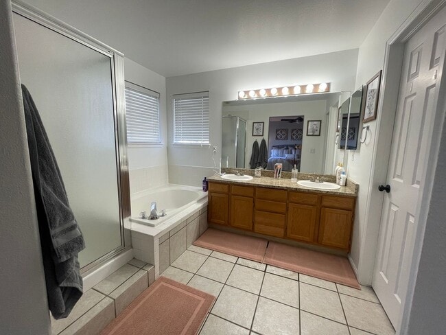 Building Photo - 10181 Woodrose Ct