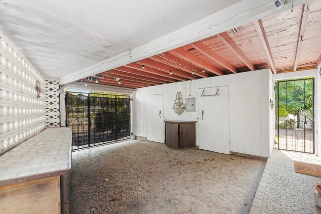 Building Photo - 901 Guava Isle