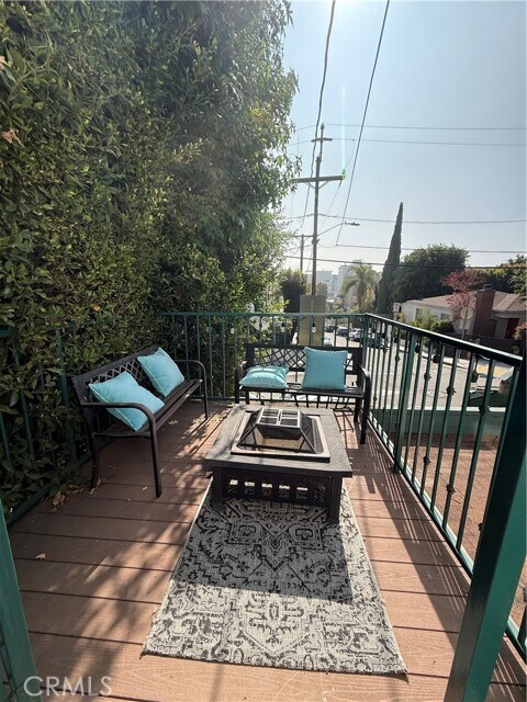 Building Photo - 9031 Phyllis Ave