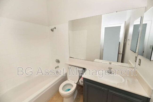 Building Photo - 295 Avalon Cir