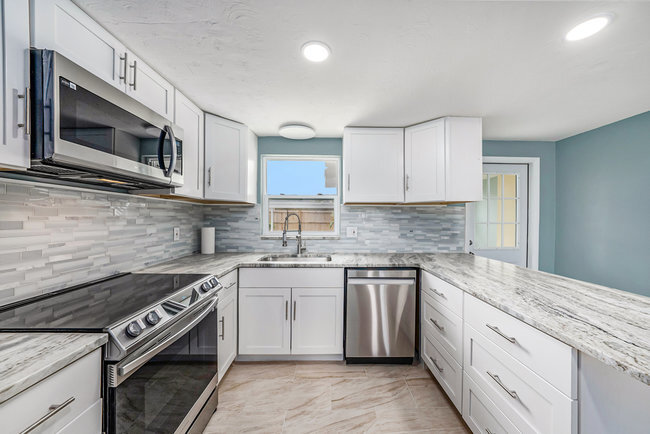 Building Photo - 4744 Guardian Ave