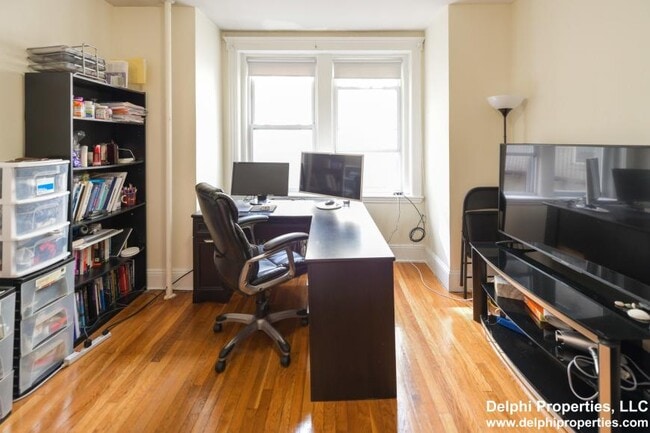 Building Photo - bedroom in Boston MA 02215