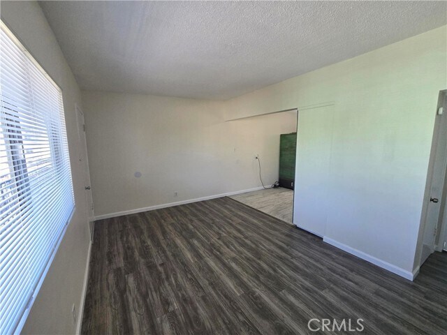 Building Photo - 1140 W 120th St