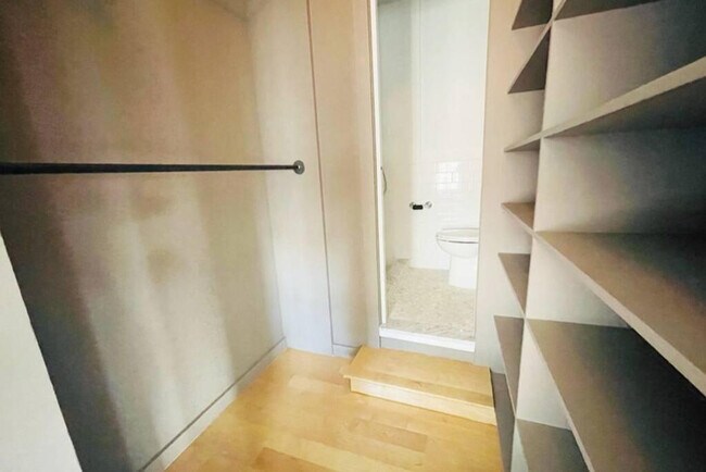 Building Photo - 25 Peck Slip