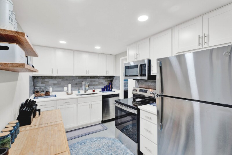 Building Photo - 6 Roanoke Ln