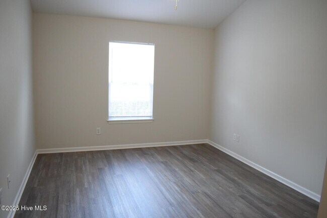 Building Photo - 708 Tabor Ln