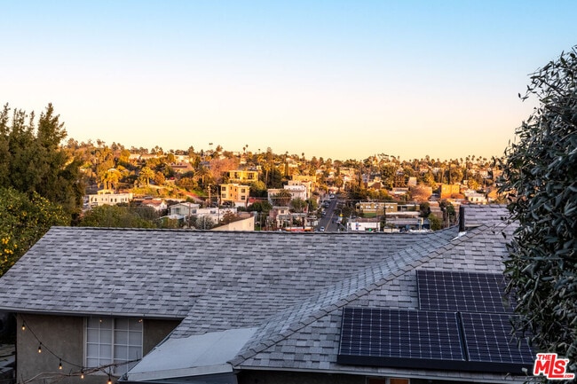 Building Photo - 2217 Scott Ave