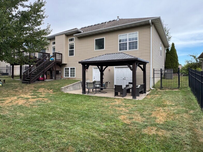 Building Photo - 1101 Dolly Varden