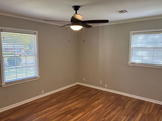 Building Photo - Great Home!