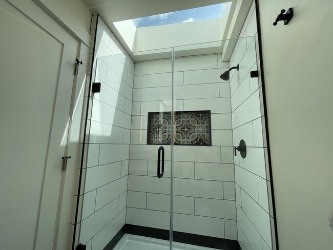 Building Photo - 3358 Bancroft St