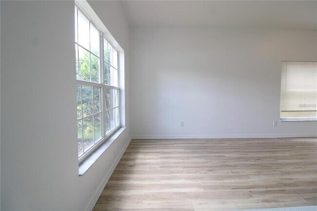 Building Photo - 16543 Cedar Run Dr