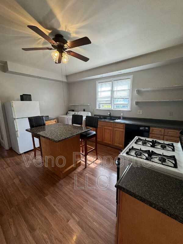 Building Photo - 1850 8th Ave