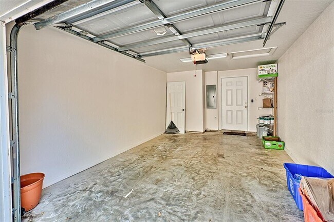 Building Photo - 2710 NW 104th Ct