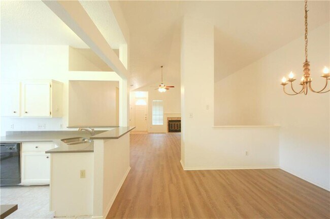 Building Photo - 8200 Cahill Dr