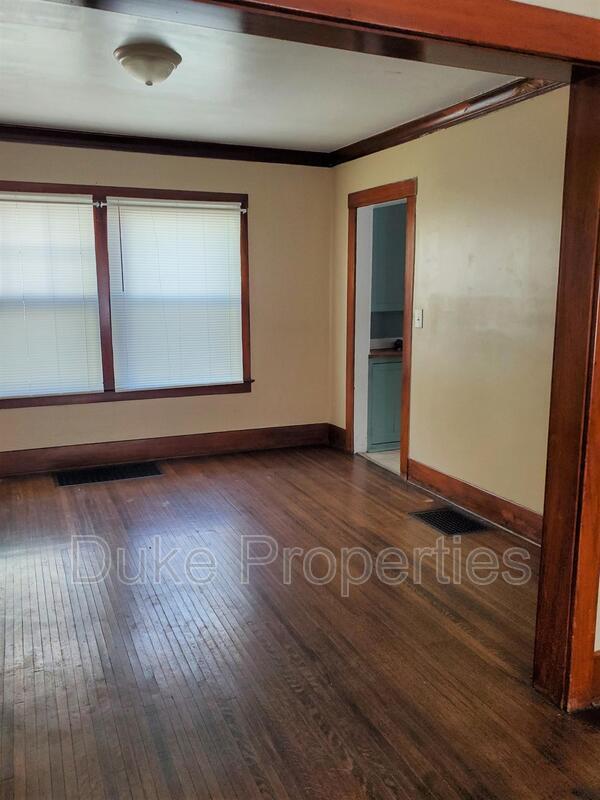 Building Photo - 7 Iroquois St