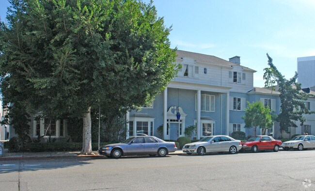 Building Photo - NO A/P: Finerman - Durant