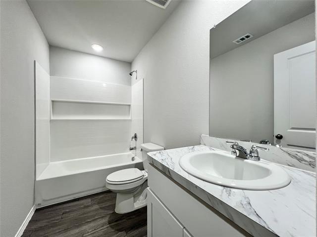 Building Photo - 833 Bluffview Dr
