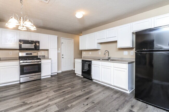 Building Photo - 841 Revena Dr