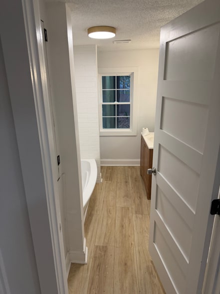 Building Photo - 1315 E Anderson St