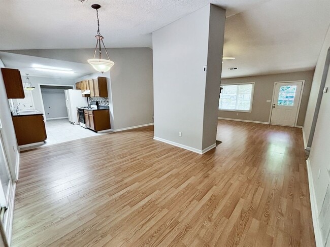 Building Photo - 1497 Chaseway Cir